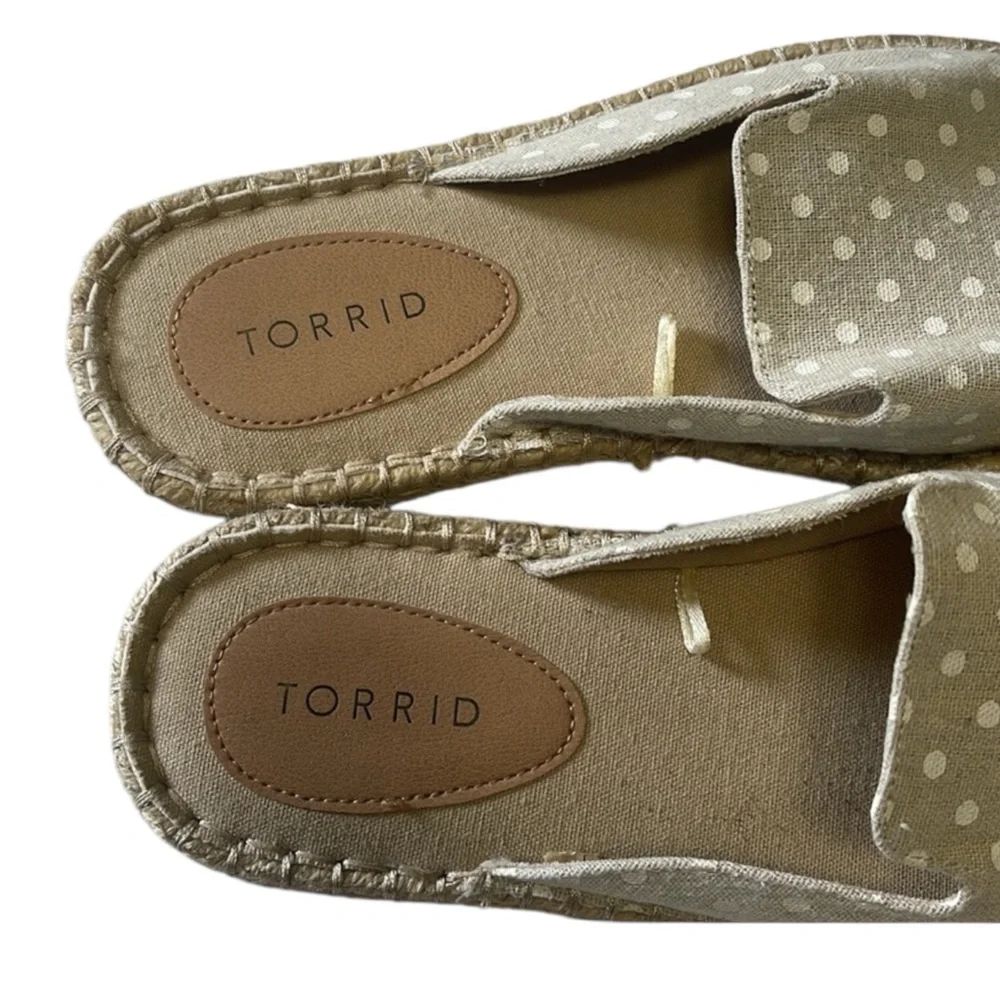 TORRID Cream/Gray Espadrille Mules with Polka Dot Design Size 7.5WW — ADORABLE!!